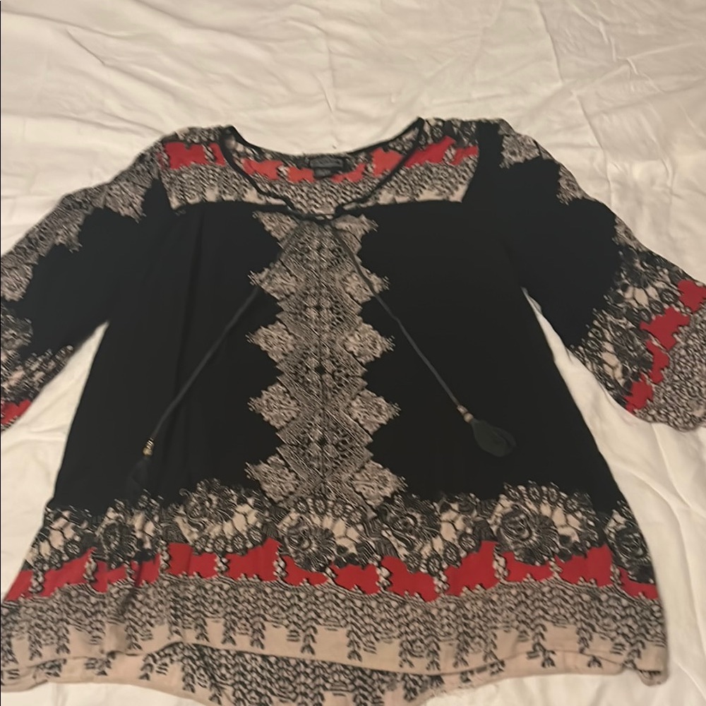 Black and Red Graphic Tunic with 3/4 Sleeves